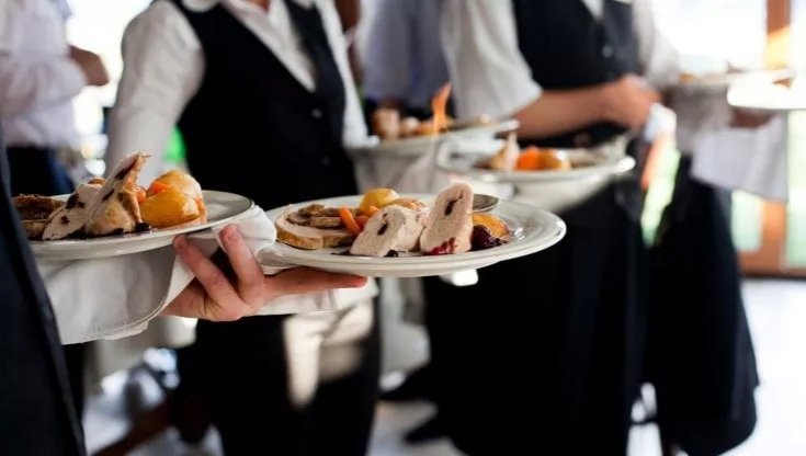 La crisi della ristorazione: "Troppi cuochi improvvisati". Colpa degli chef in tv?