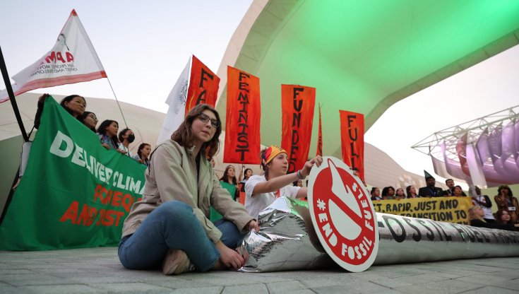 Le proteste contro le fonti fossili a Dubai