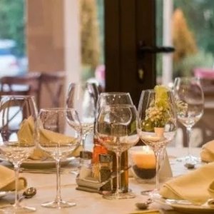 Costi troppo alti, chiude ristorante stellato. In Italia cessano l'attività più locali di quanti aprono