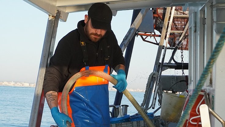 Luca Bernardi, pescatore e co-founder di "Vongole Bernardi" (ph. Veronica Frison)