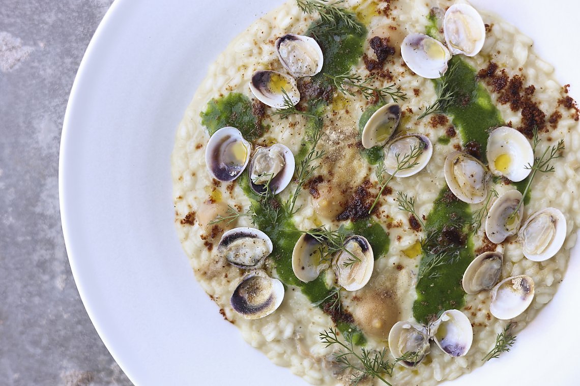 Il risotto alle vongole di Paolo Bissaro (ph. Veronica Frison)