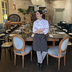 La chef fa "Tabula Rasa": "Non trovo lavoratori, ora cucino e servo ai tavoli"