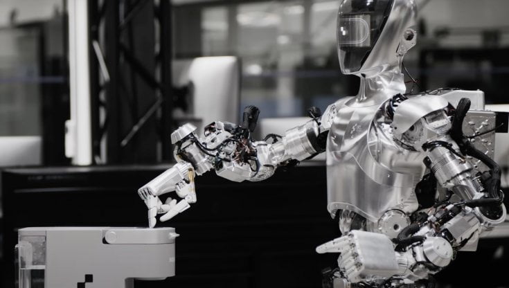 Storia di FigureAi, la startup dei robot delicati vicina a un accordo da 500 milioni con Microsoft e OpenAi