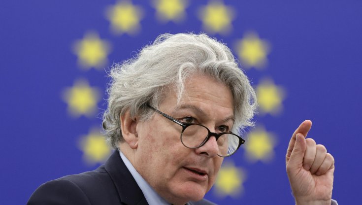 Via libera dei Paesi europei alle norme sull'Intelligenza artificiale