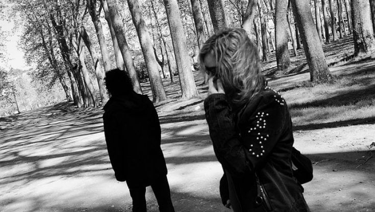 Lasciarsi in età matura: dopo il divorzio le donne soffrono di più, ecco le prove