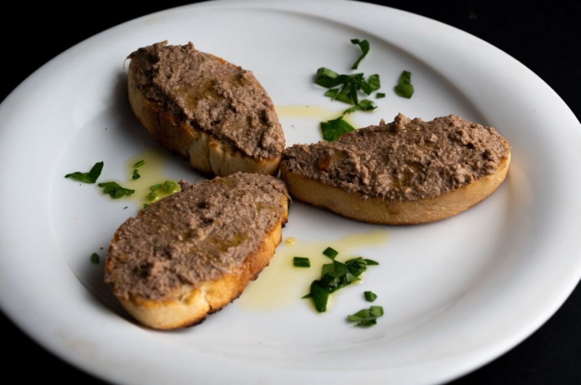 I crostini con i fegatini