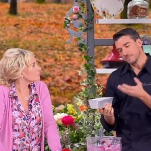 Lo chef Damiano Carrara diventa papà: l'annuncio in diretta da Antonella Clerici 