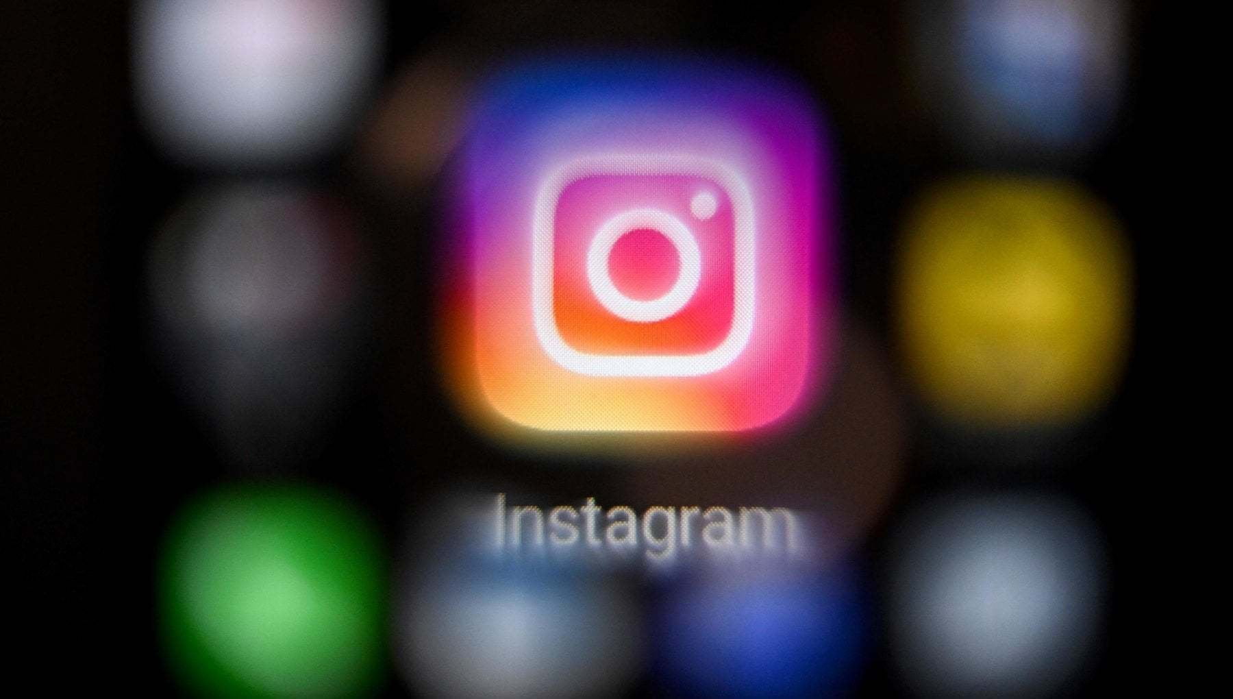 Facebook ve Instagram kapatıldı, kullanıcılardan on binlerce şikayet geldi