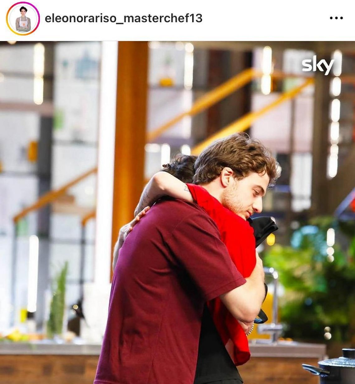 La foto del tenero abbraccio pubblicata su Instagram