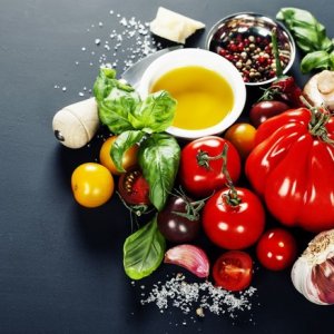 Dai tumori alle malattie cardiovascolari, il 50% dei 'big killer' si previene con la dieta mediterranea