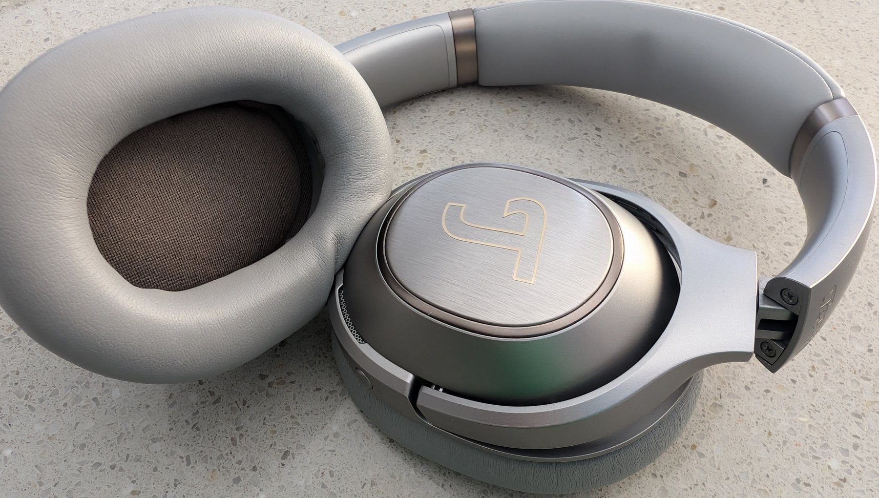 Teufel Real Blue Pro、レビュー：目立ちたい人のためのANC搭載ヘッドフォン