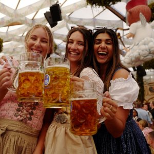 Caro Oktoberfest, quanto ci costi! Birra a 15 euro e acqua a 10