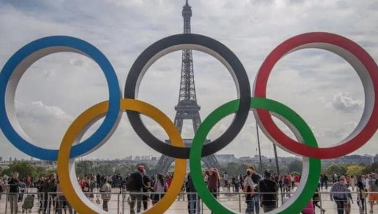 Chef-spia russo arrestato a Parigi: è accusato di complotto con Mosca contro Olimpiadi