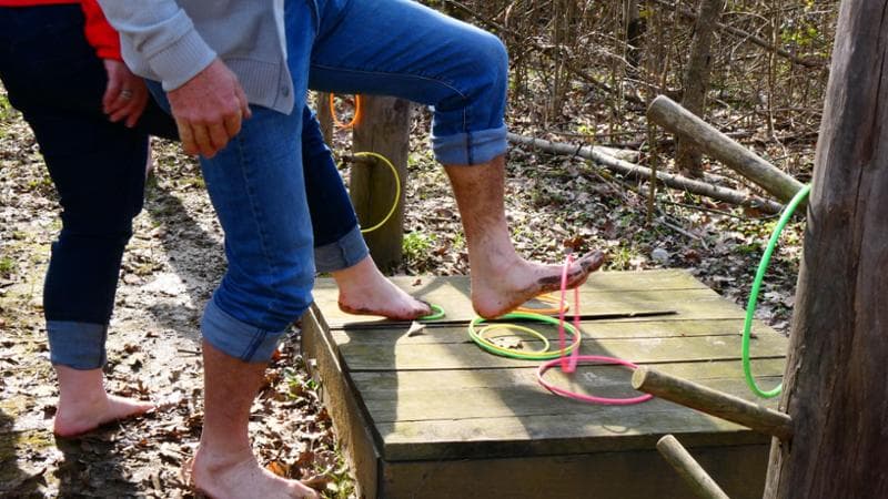 A piedi nudi. Perché dovremmo farlo più spesso