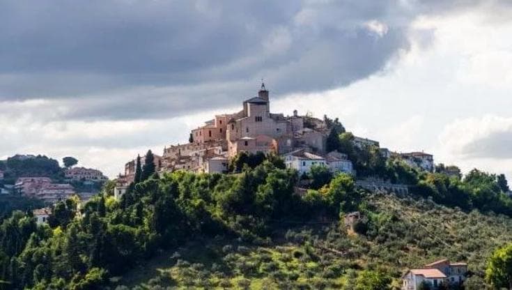 Il fascino del borgo di Loreto Aprutino (Pescara)