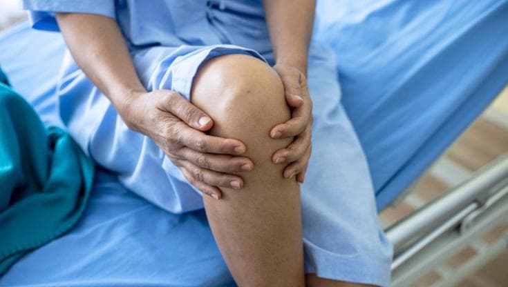 Protesi al ginocchio, a casa in 24 ore