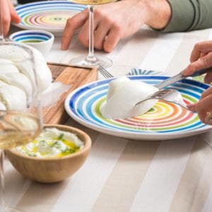 L’abbinamento inedito: la mozzarella di bufala sfida i “vini” alcol free