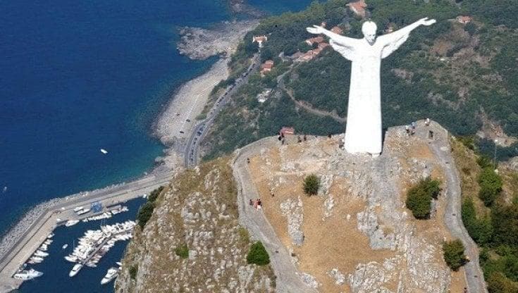 Il Cristo redentore simbolo di Maratea