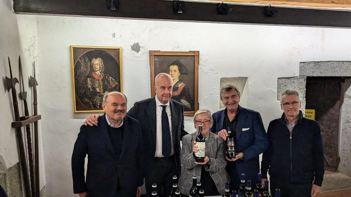 A sinistra, Oscar Farinetti con Francesco Ricasoli e Donatella Cinelli Colombini a Merano