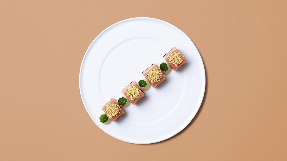 Il salmone e polvere di caffè