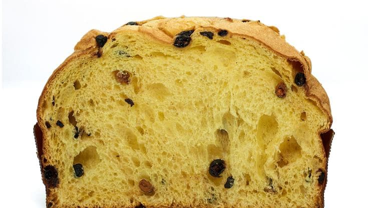 Uvetta sì, ma quale? Malvasia di vin santo, Raboso, bagnata nella grappa: così il panettone è unico