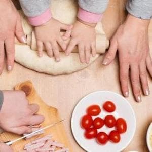 Tra paure e speranze, gli italiani scelgono il cibo salutare, fatto in casa e che costa meno