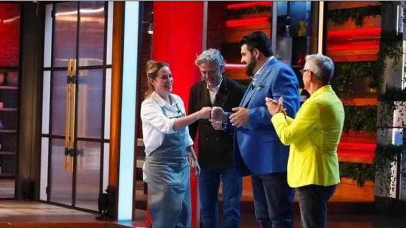 Pia Leòn con i tre giudici di MasterChef