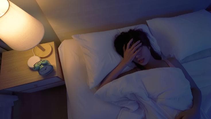Il cibo spazzatura peggiora la qualità del sonno (e fa invecchiare prima il cervello)