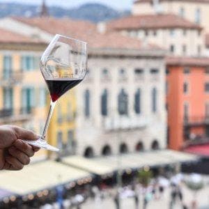 Il re dei rossi compie 100 anni: dalla Polonia a Singapore, tutti pazzi per l’Amarone