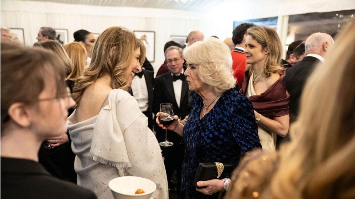 La regina Camilla alla serata (@madeforsocialmedia)