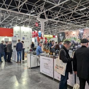 Wine Paris, low alcol e diamanti sulle bottiglie: sei tendenze e novità sul futuro del vino