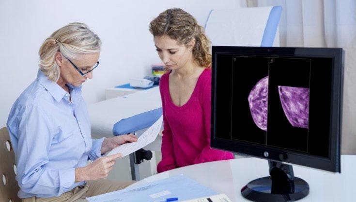 Tumore al seno, aumentano le diagnosi nelle giovani