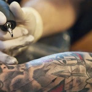 Tatuaggi, uno studio svedese ipotizza un aumento di rischio per linfomi (del 21%)