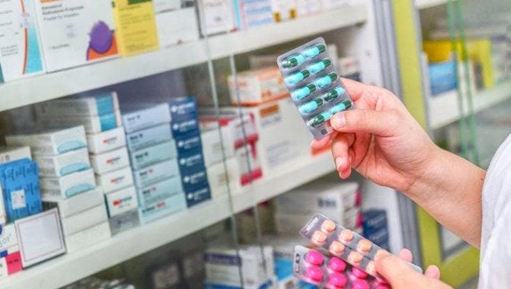 Reazioni avverse ai farmaci, più a rischio donne e anziani