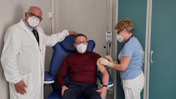Melanoma, il primo paziente italiano riceve il vaccino a mRna