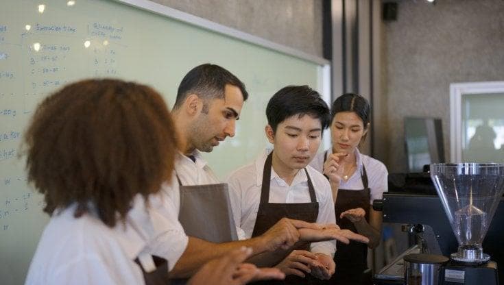 Falsi miti: no, il lavoro estivo non è sempre un'esperienza formativa per i ragazzi