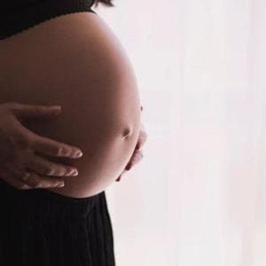 Tumore al seno con “mutazioni Jolie’: la gravidanza è sicura per mamma e bambino
