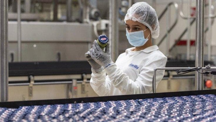 Tra murales e fotovoltaico Barilla festeggia i 30 anni del suo pesto