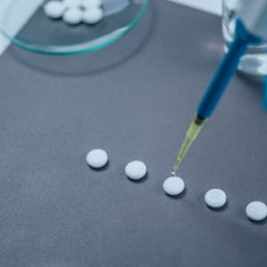 C’è un farmaco psichedelico contro la depressione, ma niente fai da te
