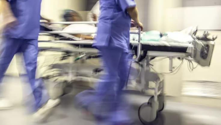 Attese infinite e medici in burn out, una cura per il pronto soccorso al collasso