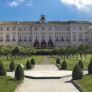 Dalla Reggia di Portici ai Campi Flegrei: la Campania da gustare in otto eventi dai sapori divini