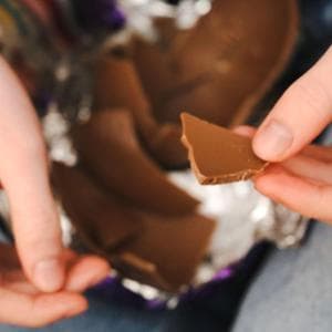 Non capita, ma se succede… come riciclare il cioccolato delle uova avanzate a Pasqua