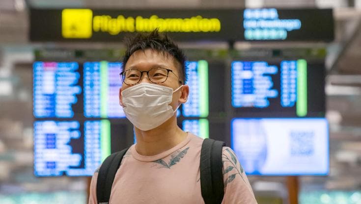 Covid, allerta per la nuova variante Lp 8.1: si diffonde in Asia. I rischi in Italia