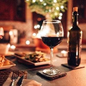 “Bere meno alcol”. Se l’allarme dei nutrizionisti fa decollare i vini dealcolati