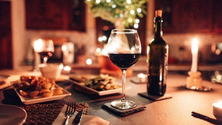 “Bere meno alcol”. Se l’allarme dei nutrizionisti fa decollare i vini dealcolati
