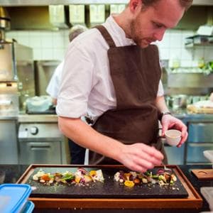 Lo chef dei record: è l’unico con tre ristoranti con Tre stelle Michelin