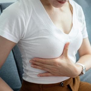 Tumore al seno, anticipare la terapia a bersaglio rallenta la malattia nei casi metastatici