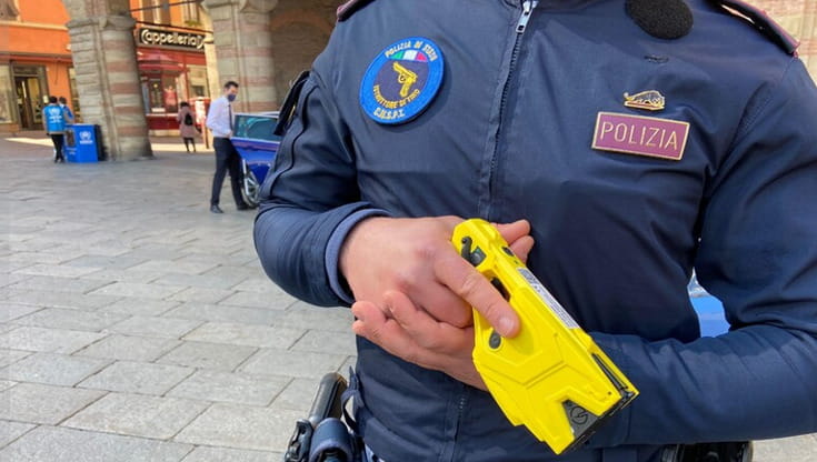 Taser, cos’è e quali sono i pericoli per la salute