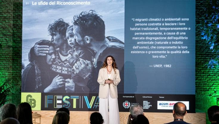 Angelica De Vito,&nbsp;Advisor Diplomatico ONU per i rifugiati climatici,&nbsp;al&nbsp;Festival di Green&Blue (foto: Stefano Stranges)