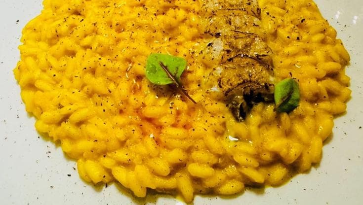 La Cortona che non ti aspetti, tra zafferano, Papacello e risotto alle canocchie